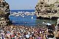 La scena a cui abbiamo assistito oggi 13 settembre alla quarta tappa di Polignao a Mare (2008-2009-2010-2015) del Red Bull Cliff Diivng World Series