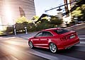 Elegante berlina di fascia premium, la nuova Audi S3 Sedan sfida sul terreno del segmento C rivali di tutto rispetto come la BMW Serie 1 135i Coup, la BMW Serie 1 M Coup e la Mercedes-Benz Classe CLA 45 AMG 4MATIC.