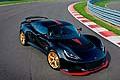 Limited edition ispirata al mondo della Formula Uno, la supercar esclusiva Lotus Exige LF1 riceve tutta ladrenalina pura che il team Lotus mette in campo durante le gare. 