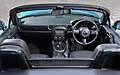 Il modello Roadster Coup 2 litri  anche dotato di un differenziale a slittamento limitato (LSD), cruise control e sospensioni Bilstein.