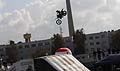 Motocross acrobatico con il biker Ciccio White
