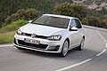 Pi potente rispetto alla prima generazione, la cui potenza era fissata a 110 CV, la nuova Golf GTi eroga fino a 220 CV di potenza, ed offre, per gli assetati di ulteriore carattere una versione con 10 CV in pi (230 CV): la Golf GTI Performance.