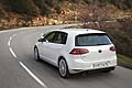Per quanto riguarda gli esterni, la Golf GTI Performance (230 CV) si distingue per il logo GTI sulle pinze dei freni anteriori e per i freni a disco autoventilanti pi grandi della GTI 220 CV. 