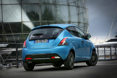 Lancia Yspsilon Hybrid Ecochic 