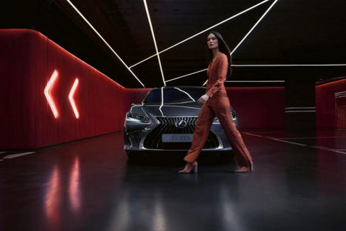 Lexus ES 2023
