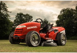 Honda e il taglia erba pi� veloce del mondo
