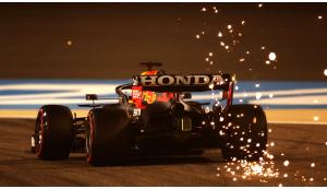 Nel GP del Bahrain vittoria di uno straordinario Lewis Hamilton