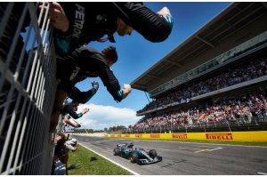 Nel Gran Premio di Spagna vittoria di Lewis Hamilton davanti alla Ferrari