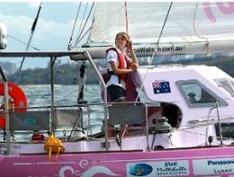 Jessica Watson sfida il mare a bordo della sua barca a vela