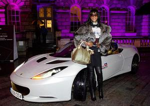 Naomi Campbell per Haiti: 8 versioni speciali della Lotus Evora messe allasta