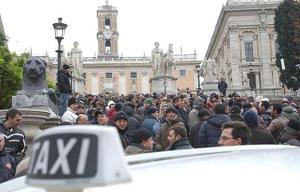 Taxi romani, arriva lo scontrino obbligatorio