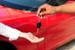 Auto, rallenta il calo