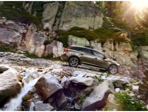Nuova Volvo V60 Cross Country in anteprima a Los Angeles