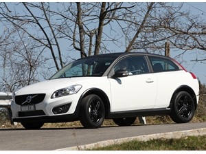 Volvo C30 Black Design, edizione speciale per lItalia