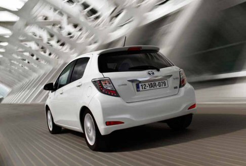 Toyota Yaris Hybrid 2012