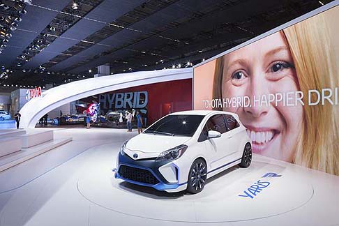 Toyota Yaris Hybrid-R