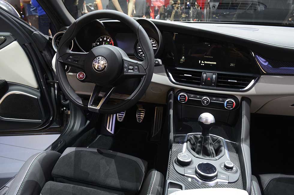 Francoforte Motor Show Alfa Romeo Nuova Alfa Romeo Giulia Quadrifoglio Verde Interni Vettura Al Salone Di Francoforte 15