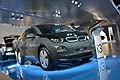 La BMW i3 auto elettrica alimentata da una batteria agli ioni di litio, montata in una posizione bassa e centrale nel sottoscocca della vettura
