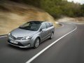La carrozzeria della Toyota Avensis 2012  offerta in sei differenti tonalit: White, Grey met., Dark Grey met., Deep Blue met., Deep Titanium met. e Black met, mentre gli allestimenti in catalogo sono due, Avensis Lounge e Style Safety
