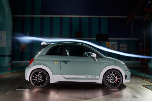Abarth 695 70 Anniversario