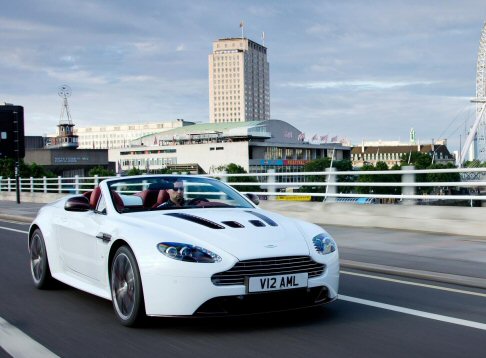 supercar V12 Vantage Roadster