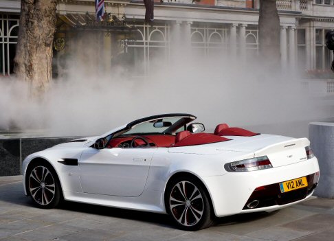 Aston Martin V12 Vantage Roadster