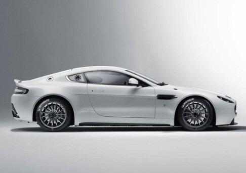 Aston Martin V8 Vantage GT4 2011 