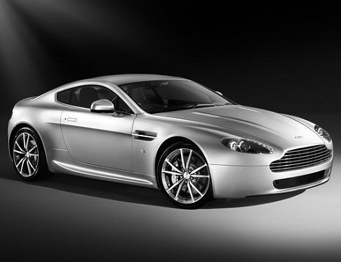 Aston Martin V8 Vantage 2010