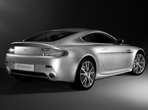 Aston Martin V8 Vantage 2010