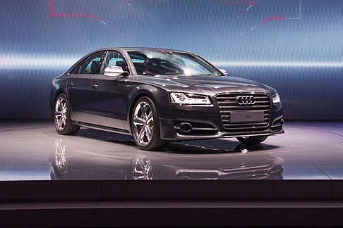 Audi S8 2013