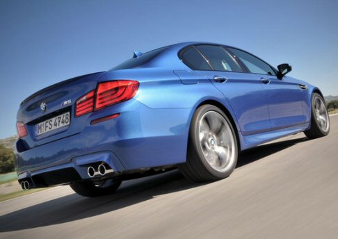 BMW M5 2011