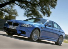 BMW M5 2011