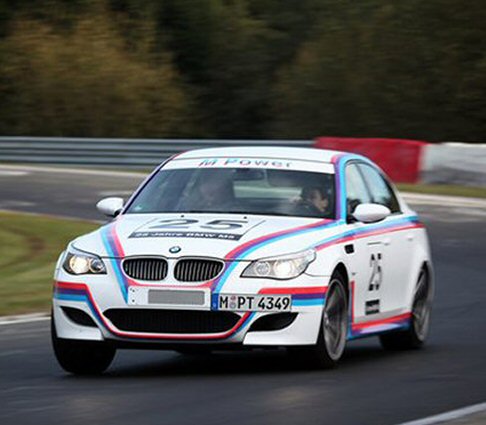 BMW M5 CSL