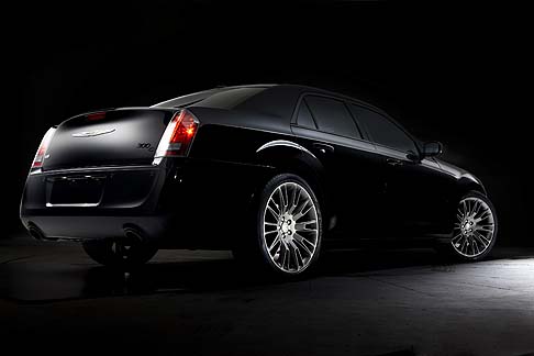 Chrysler 300C John Varvatos MY 2014
