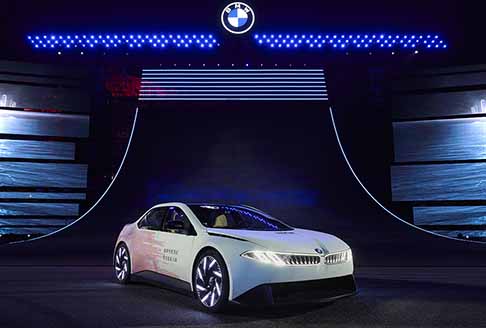 BMW Panoramic iDrive Concept
