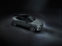 DS Automobiles 4 La premiere