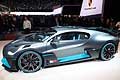 Bugatti Divo auto sportiva ad alte prestazioni, dinamica, lineare e comfort di lusso