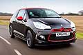 La Citroen DS3 DSport Red Special Edition dispone nellequipaggiamento di serie, anche del pacchetto City Signature che mette a disposizione tergicristalli e fari ad avvio automatico