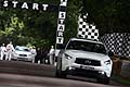 Infiniti FX Vettel Edition a Goodwood 2014 ingresso in pista