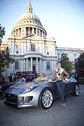 Jaguar F-Type al Pauls Cathedral di London con Jessica Ennis al Lord Mayors Show
