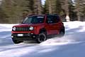 Jeep Renegade sul circuito del Proving Ground Center di FCA a Arjeplog in Svezia