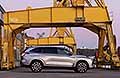 La MG Cyber Concept ridefinisce i SUV elettrici: quasi 5 metri di muscoli e innovazione firmati Jozef Kaban. Ispirata alla storica EX181 degli anni �50, unisce l�aerodinamica estrema delle sportive e lo spazio per la famiglia. Una vera ammiraglia hi-tech