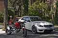 Partnership tra Mercedes AMG e Ducati con la Mercedes Classe C 63 AMG e Ducati Monster 1100 EVO