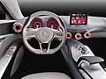 Mercedes Concept Classe A quadro comandi con display centrale e volante