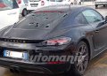 Porsche 718 Cayman colpita dalla forte grandine presso il Centro Commerciale di Casammassima in provincia di Bari ex Auchan