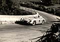 Stirling Moss su Mercedes-Benz numero 104 che correva nella gara Eco Targa Florio