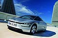 Volkswagen XL1 con design molto aerodinamico ed utilizza materiali leggerissimi