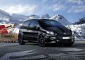 Prodotta in soli 99 esemplari, l'Abarth Punto scorpione viene proposta nella tonalit nera metallizzata con elementi opachi a contrasto. 