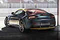 Aston Martin V8 Vantage N430 garantisce il massimo dinamismo grazie anche alla scelta di dettagli sportivi realizzati in materili leggeri. 