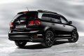 Il design esclusivo di Fiat Freemont Black Code viene enfatizzato dai particolari nero lucidi, come la griglia frontale, le calotte specchio e i cerchi in lega da 19 pollici. 